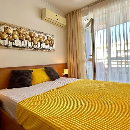 Bratanov Plaza Apartamento *