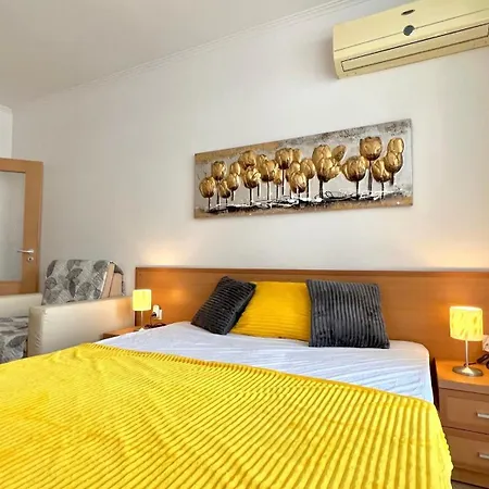 Bratanov Plaza Lägenhet *