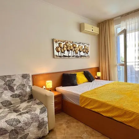 Bratanov Plaza Slăntjev Brjag